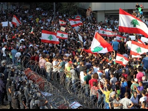 لبنان: تصاعد الاحتجاجات وجملة استقالات وإغلاق مدارس ومصارف