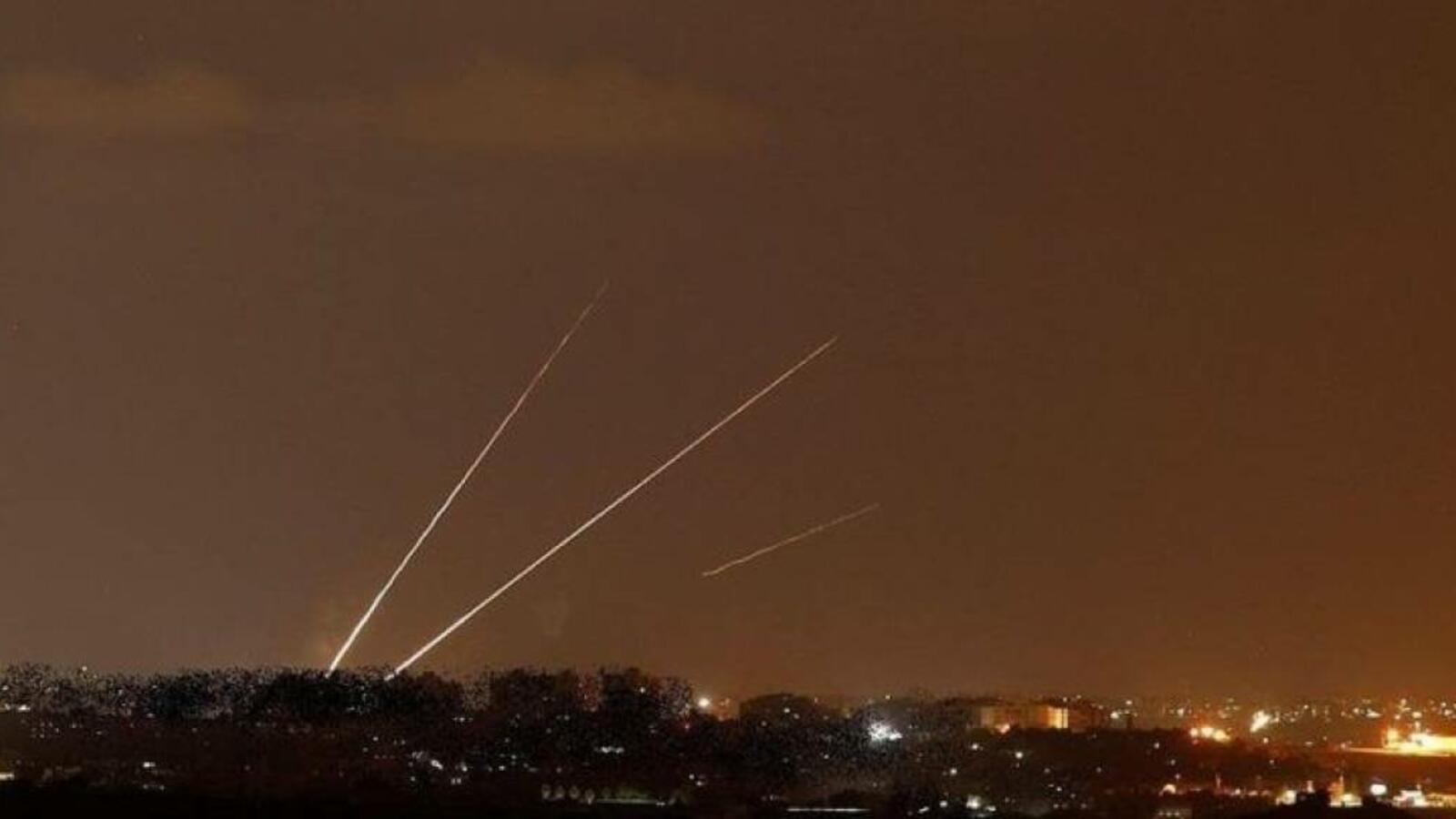 إعلام عبري: اطلاق صواريخ من قطاع غزة والقبة الحديدية تعترض