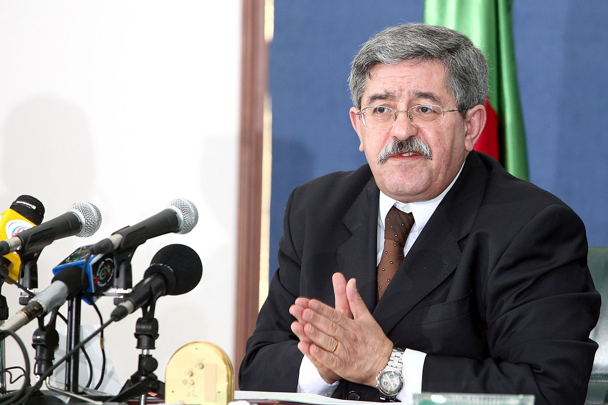 مساءلة برلمانية لرئيس الوزراء الجزائري جراء انتشار “الكوليرا”