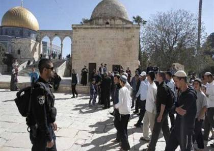 مئات المستوطنين يقتحمون باحات الاقصى بحجة الأعياد اليهودية
