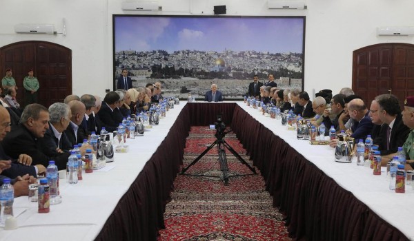 خلال أيام سيتم عقد اجتماع موسع للقيادة الفلسطينية..وعباس الى الأردن الأحد