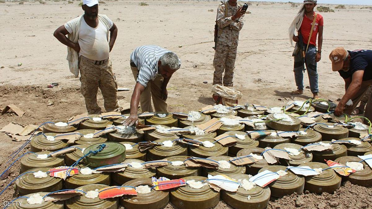 الحوثيون يزرعون الألغام على سواحل الحديدة