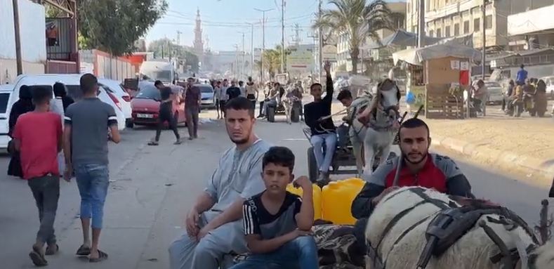 بعد نفاد الوقود.. حرب غزة تجبر السكان على “الحياة البدائية”