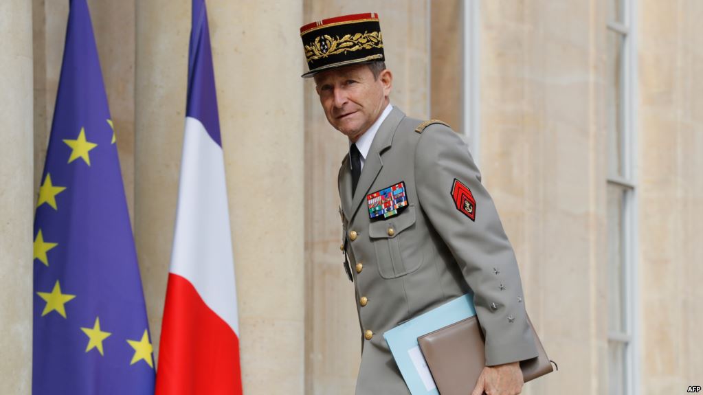 استقالة رئيس أركان هيئة الجيوش الفرنسية بسبب تخفيض الموازنة