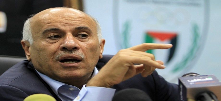 الرجوب: لن نسمح لأحد التطاول على “أبو مازن”