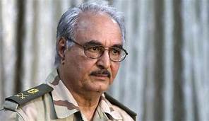 بعد العودة.. حفتر يطمئن الليبيين ويتوعد “من يعكر صفو حياتهم”