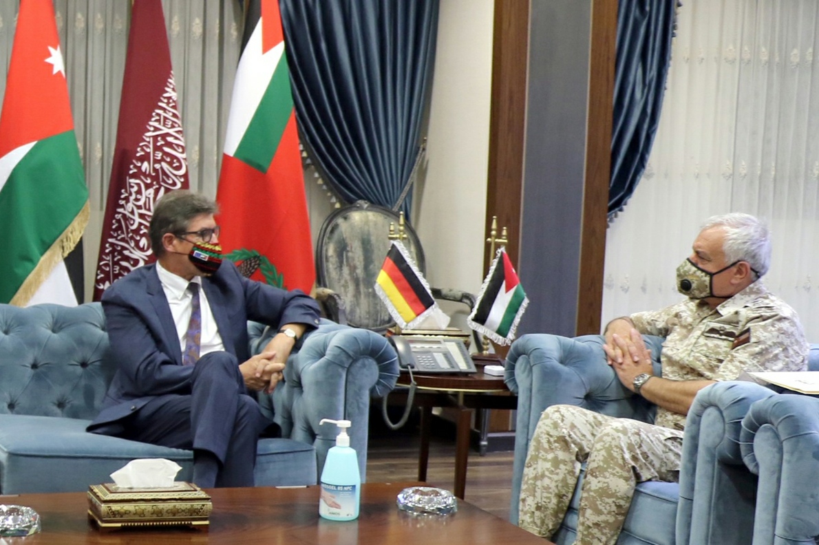 رئيس هيئة الأركان المشتركة يلتقي السفير الألماني