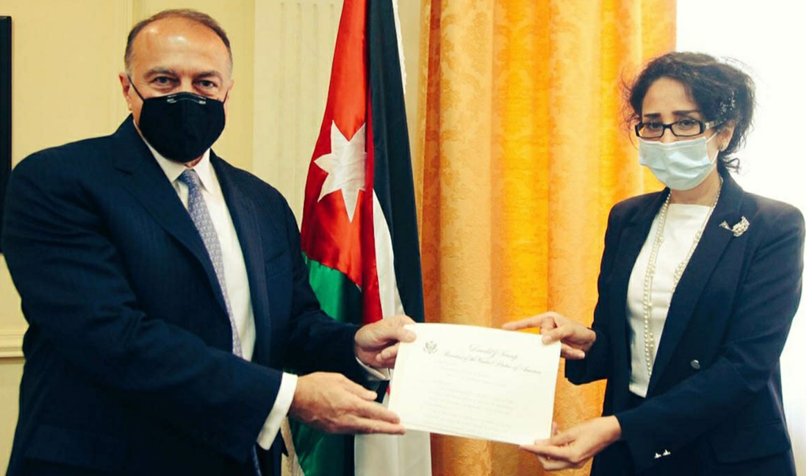 الخارجية تتسلم نسخة من اوراق اعتماد السفير الاميركي