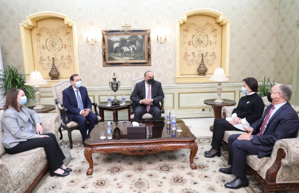 رئيس الوزراء يصل القاهرة في زيارة عمل