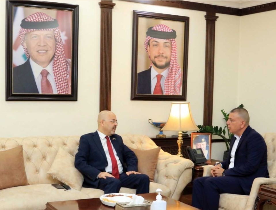 وزير الداخلية يلتقي السفير العراقي في عمان