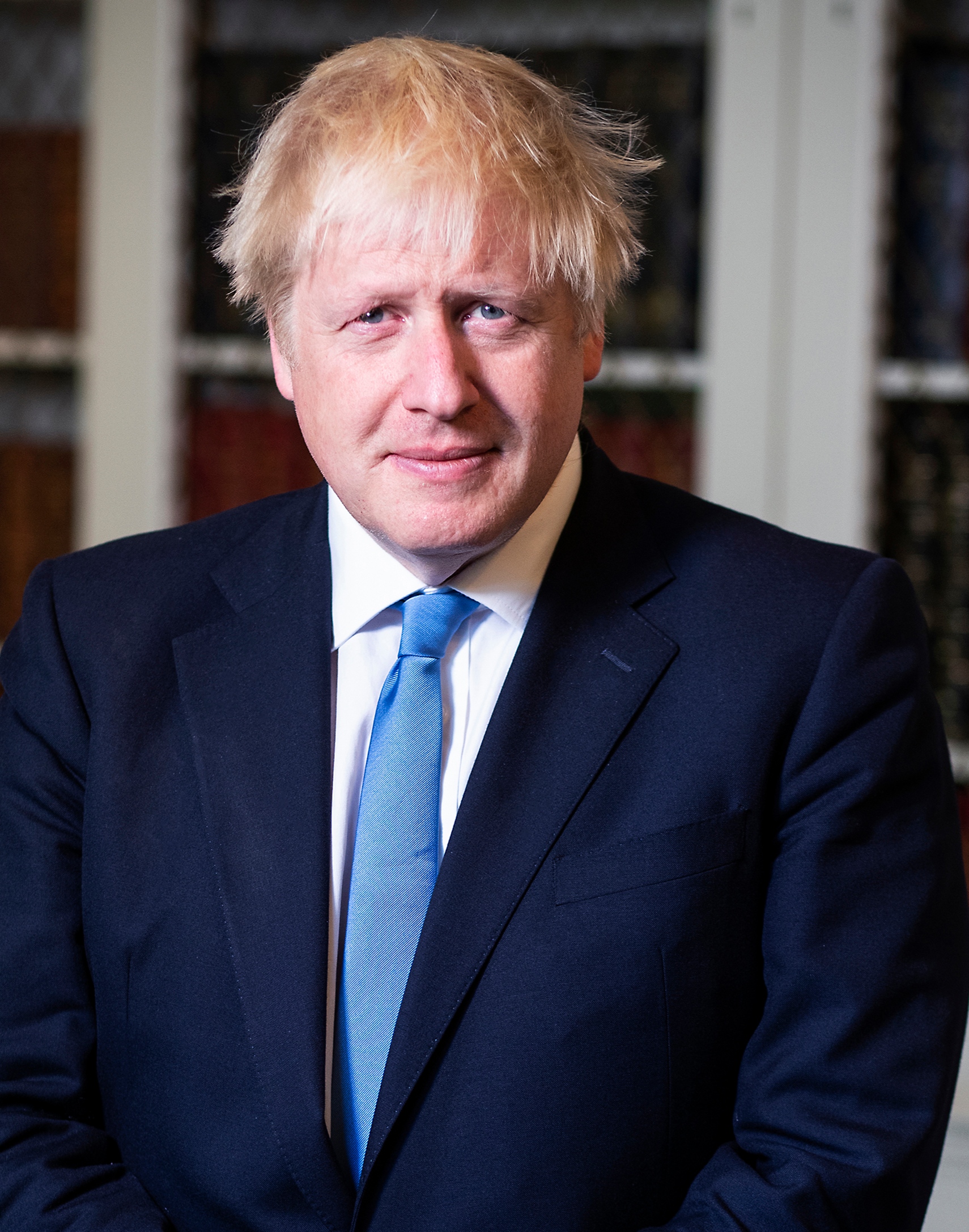 جونسون يأمر بمراجعة أزمة المهاجرين عبر القنال الانجليزي