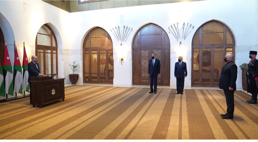 المومني يؤدي اليمين القانونية أمام الملك بتعيينه عضوا في مجلس مفوضي الهيئة المستقلة للانتخاب