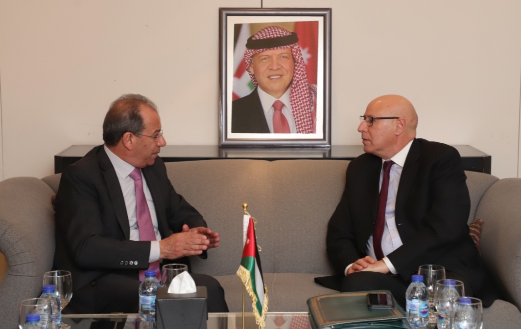 وزير الاتصال الحكومي يلتقي الأمين العام المساعد لجامعة الدول العربية