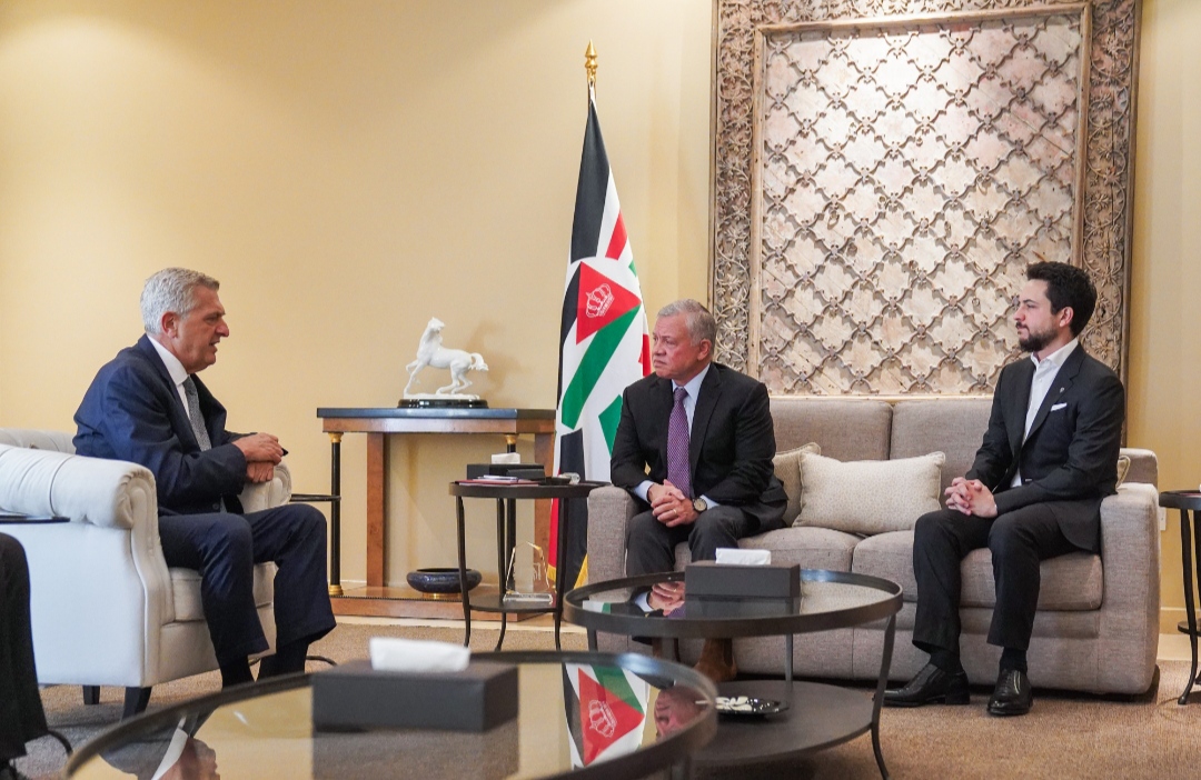 جلالة الملك يستقبل المفوض السامي للأمم المتحدة لشؤون اللاجئين