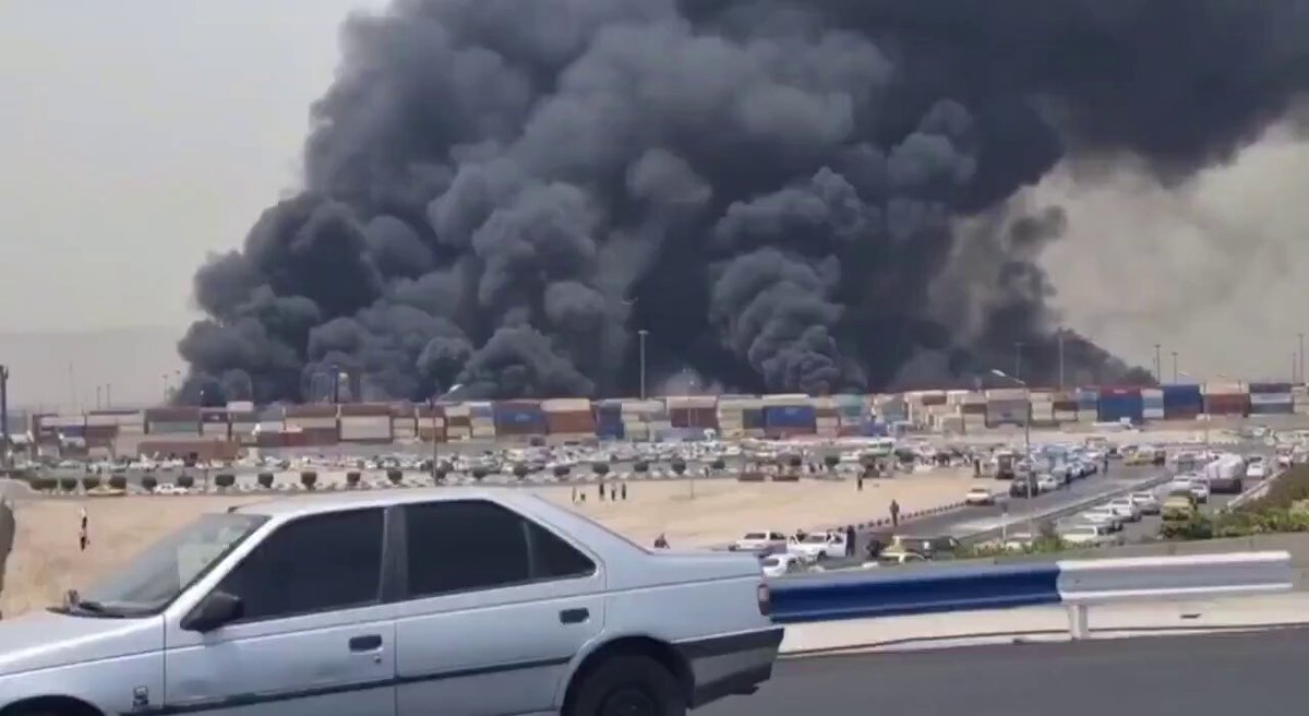 ارتفاع عدد قتلى انفجار بندر عباس.. وكشف آخر تطورات الحريق