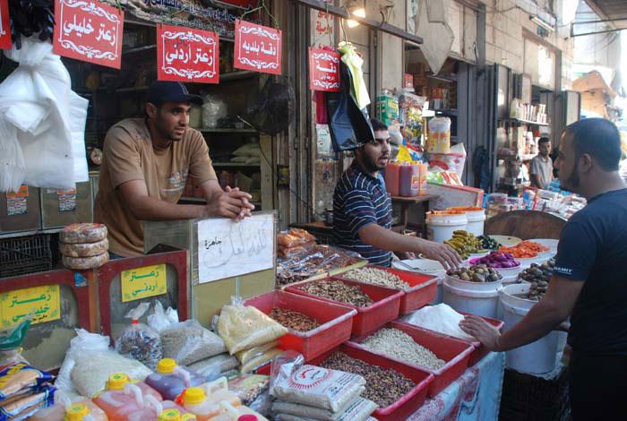 أسوق غزة فقدت نصف مليار دولار من سيولتها النقدية