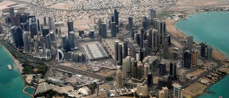 مجلة فرنسية: إيران والهند وباكستان أكثر الدول استفادة من الأزمة القطرية مع “الرباعية العربية”