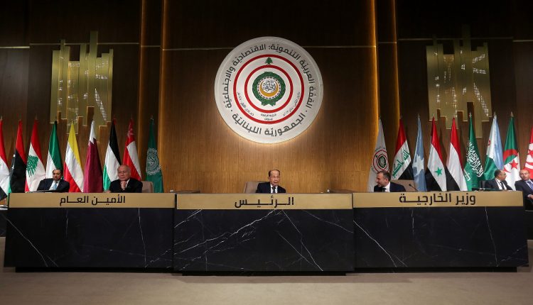 الرئيس اللبناني يحث على بذل مزيد من الجهد لإعادة اللاجئين السوريين