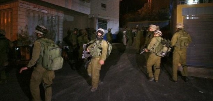 جيش الإحتلال الإسرائيلي يشن حملة اعتقالات واسعة في الضفة