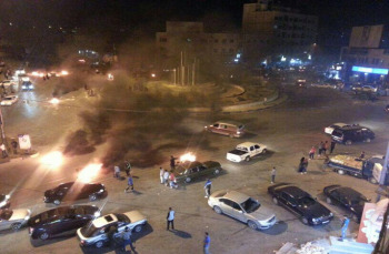 قوات الدرك تفرق محتجين اغلقوا دوار حي معصوم بالزرقاء