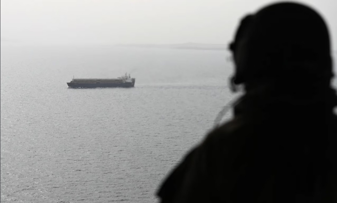 التحالف في اليمن ينشر فيديو لإحباط هجوم “وشيك” على ناقلات نفط جنوب البحر الأحمر