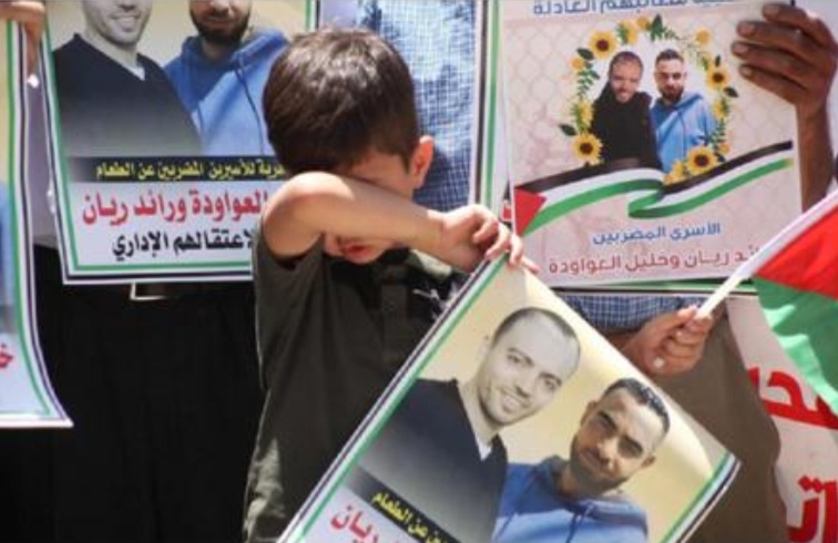 75 أسيرا في سجون الاحتلال الإسرائيلي يـخـوضـون إضـرابــا مفــتـوحـا عـن الطـعـام