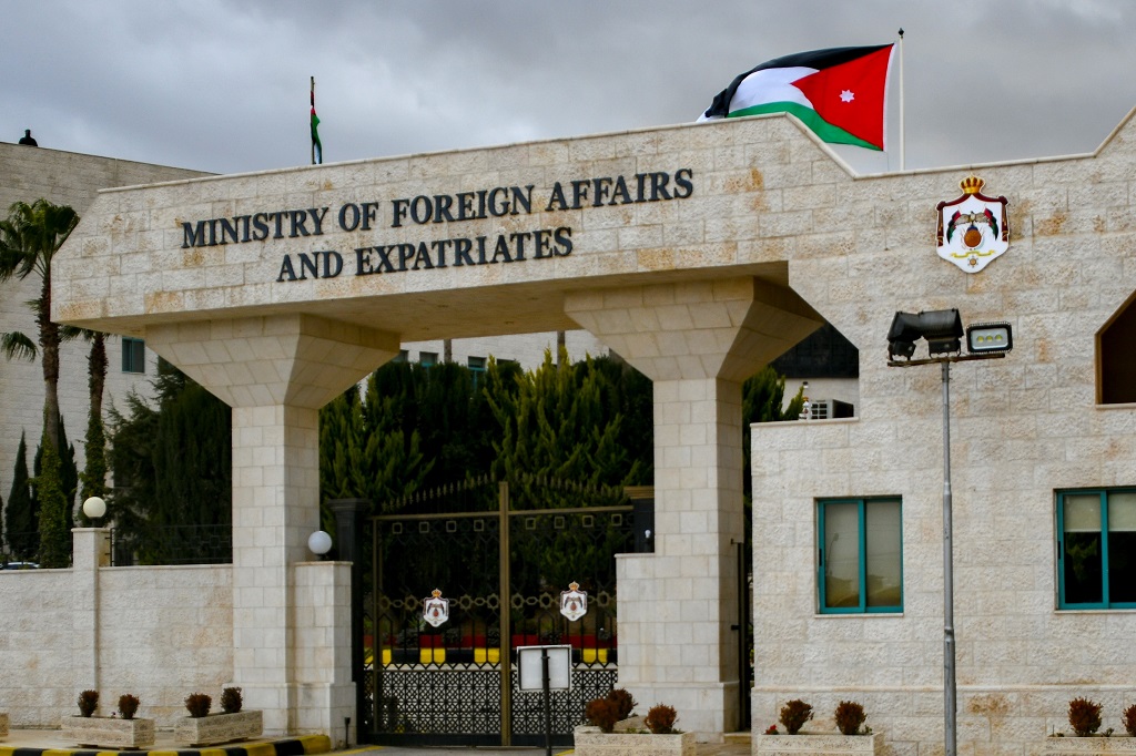 الاردن يدين اقتحام شرطة الاحتلال للمسجد الأقصى ويطالب باخراجها فورا
