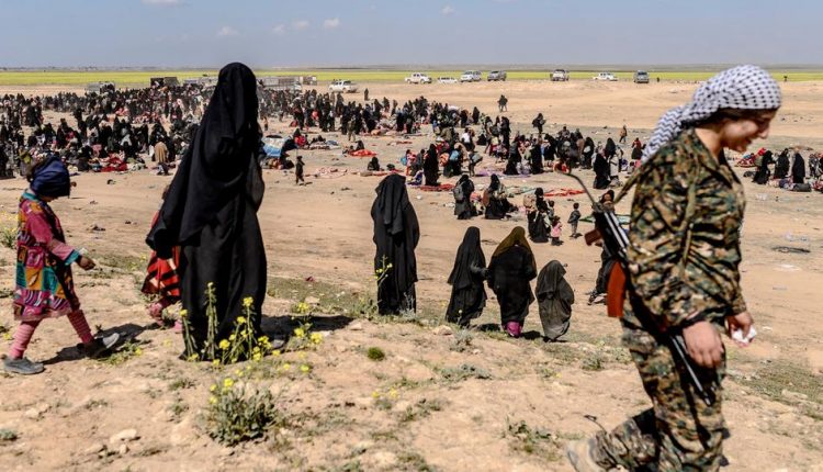 قوات سوريا الديمقراطية تأمل في استكمال إجلاء المدنيين من الباغوز