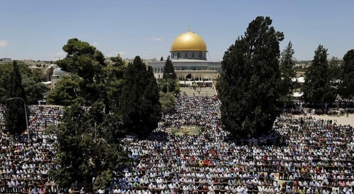 حوالي 40 ألف مصل يؤدون صلاة الجمعة في المسجد الأقصى المبارك
