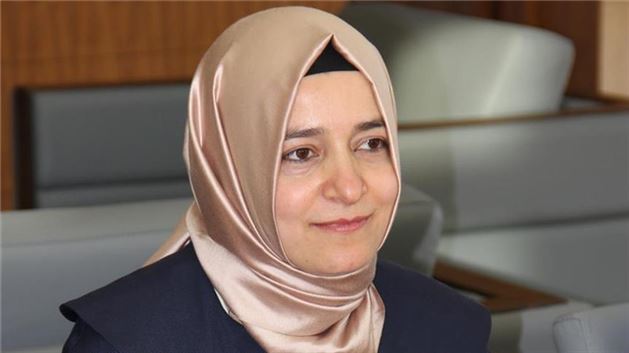 هولندا تطرد وزيرة تركية والأخيرة تصف ذلك بالممارسة الفاشية