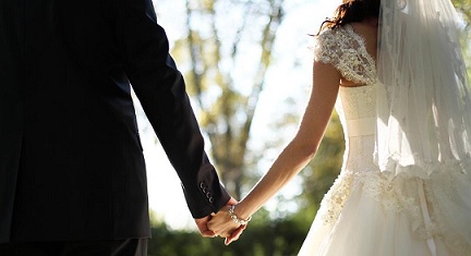 مقبل على الزواج ؟.. إليك نصائح لتخفيف التوتر قبل زفافك
