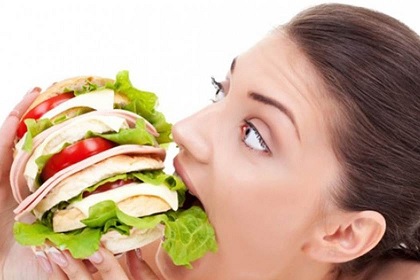 مرتي مفجوعة أكل