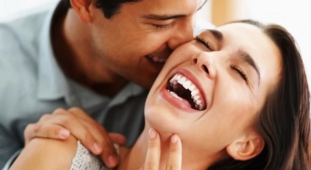 8 فوائد مذهلة للعلاقة الحميمة المنتظمة