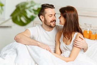 5 أمور أساسية تحفّز الرغبة في العلاقة الحميمة… لا تهملوها!