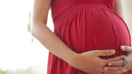 فوائد العلاقة الحميمة أثناء فترة الحمل والخطوط الحمراء