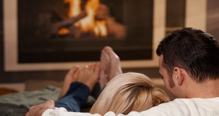 هل يؤثّر التلفاز على العلاقة الحميمة بين الزوجين؟