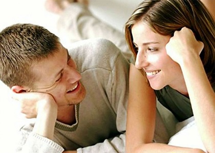 صداقة الزوجة بزوجها تكسبها الشعور بالأمان