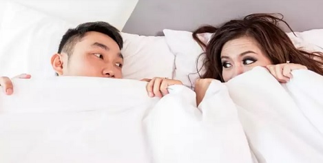 ما هو الأفضل النوم أم العلاقة الحميمة ؟!