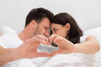 كيف تجذبين زوجكِ مرة أخرى للعلاقة الحميمة بعد غياب ؟