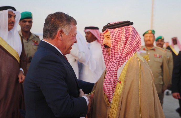 الملك يعود لأرض الوطن بعد زيارة عمل للبحرين