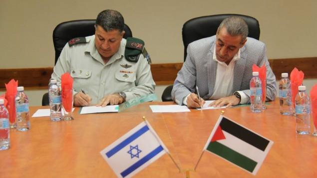 اسرائيل تبدأ اتخاذ اجراءات جديدة لتكريس “التقاسم الوظيفي” مع السلطة في إدارة شؤون الفلسطينيين بالضفة