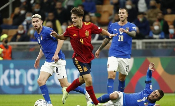 إسبانيا تثأر من إيطاليا وتبلغ نهائي دوري الأمم