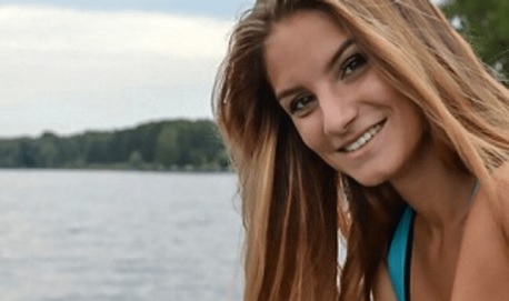 جريمة مروّعة.. روسية تقتل ابنتها بفأس وتبرّر بعذر غريب