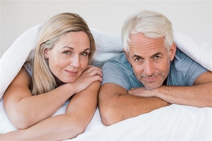 دراسة: العلاقة الحميمة في الكبر تساعد على تحسين جودة الحياة