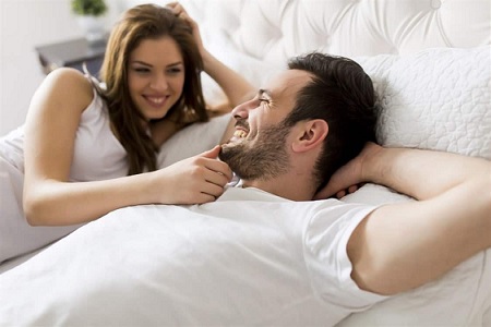 6 علامات تدل على سعادة الزوج بعد العلاقة الحميمة