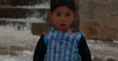 ميسي يحقق حلم الطفل الأفغاني
