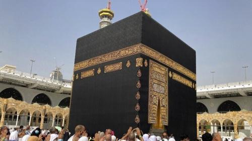 رفع كسوة الكعبة المشرفة استعداداً لموسم الحج 2022