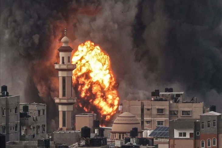 275 يوم للحرب على غزة: غارات مكثفة على مناطق القطاع