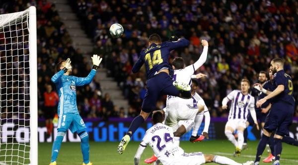 ريال مدريد يستعيد الصدارة بفوز صعب على بلد الوليد