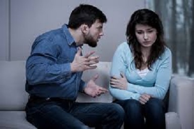 مو عارفة أترك ولا ضل مشان بنتي .. ساعدوني